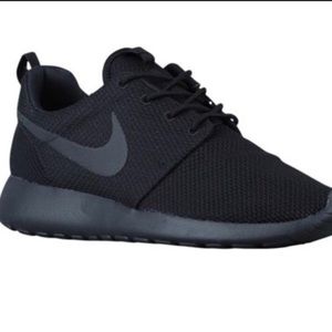 Nike Roshe Run All Black Running Shoes Size 6.5